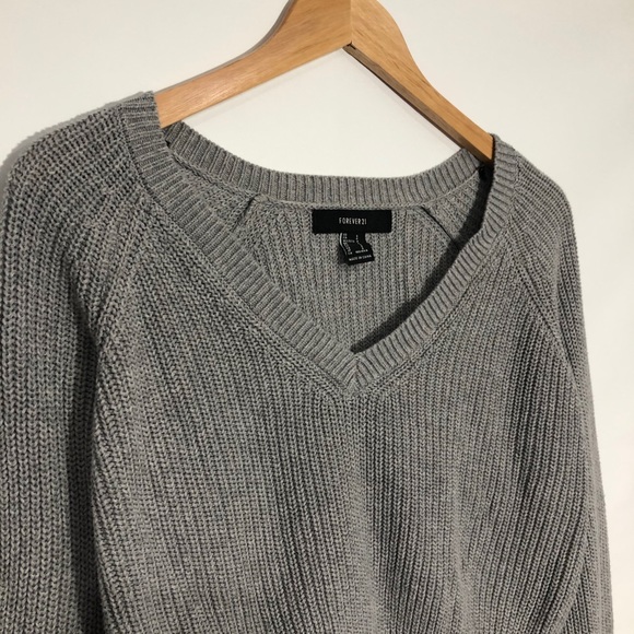 Forever 21 Gray Cropped V-Neck Knit Sweater Small - Picture 4 of 8